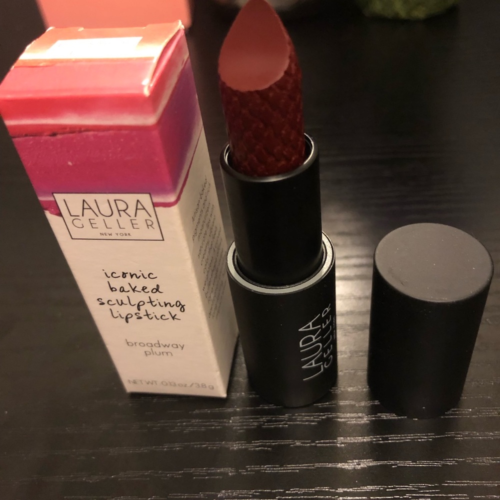 Laura Geller iconic baked sculpting lipstick